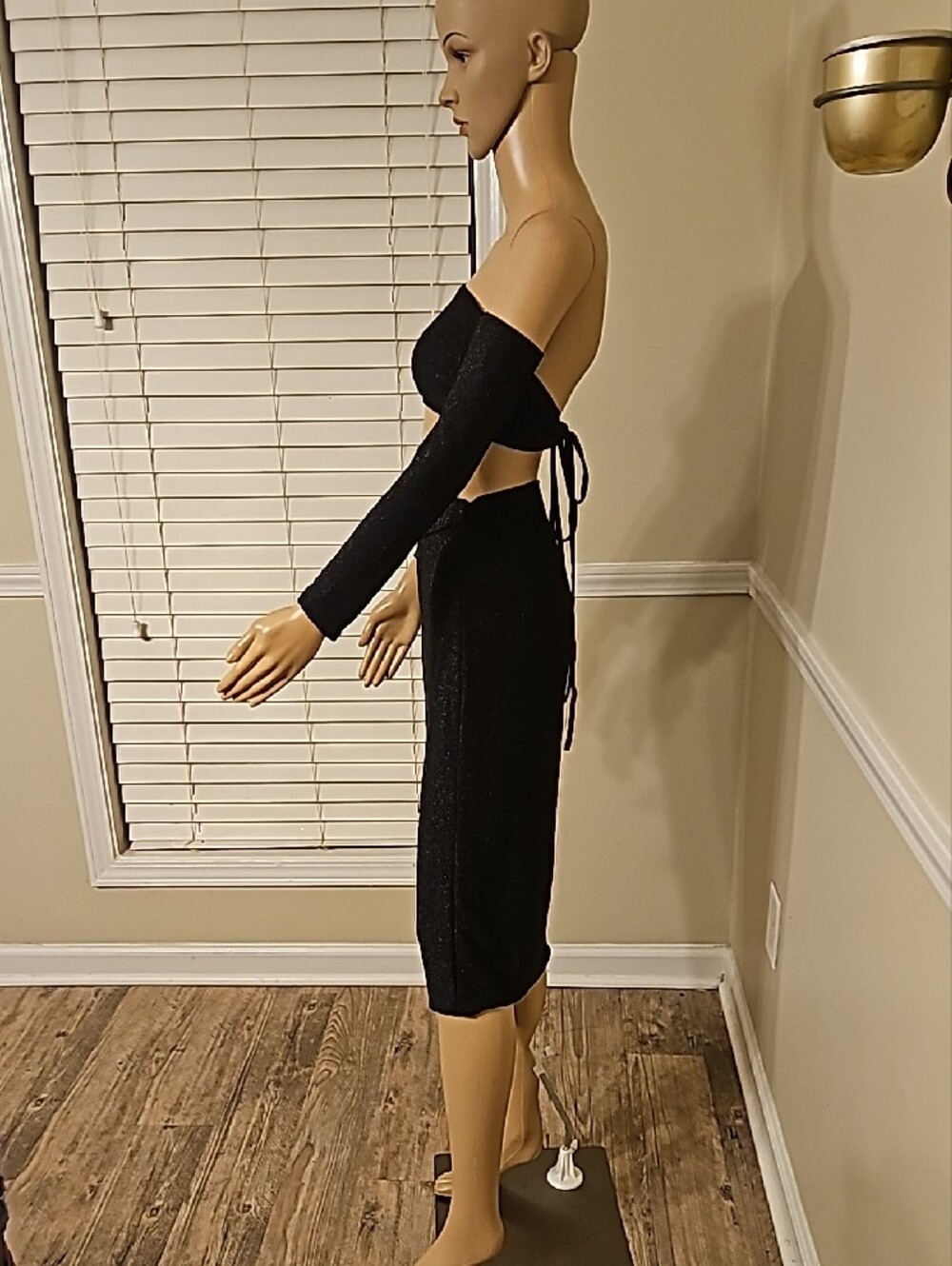 Black Glitter Pencil Midi Skirt - Picture 4 of 6